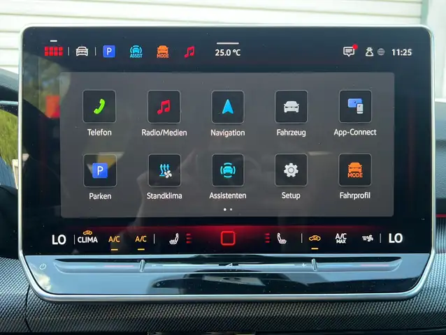Volkswagen Golf view 11