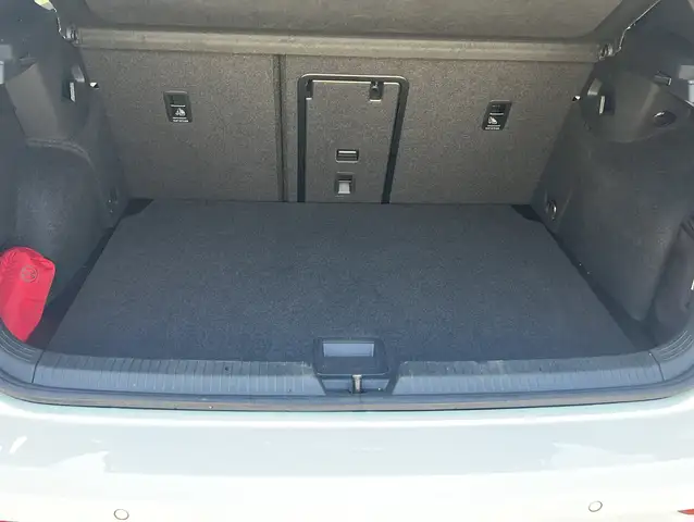 Volkswagen Golf view 6