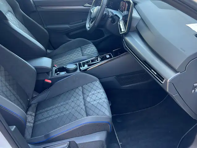 Volkswagen Golf view 9