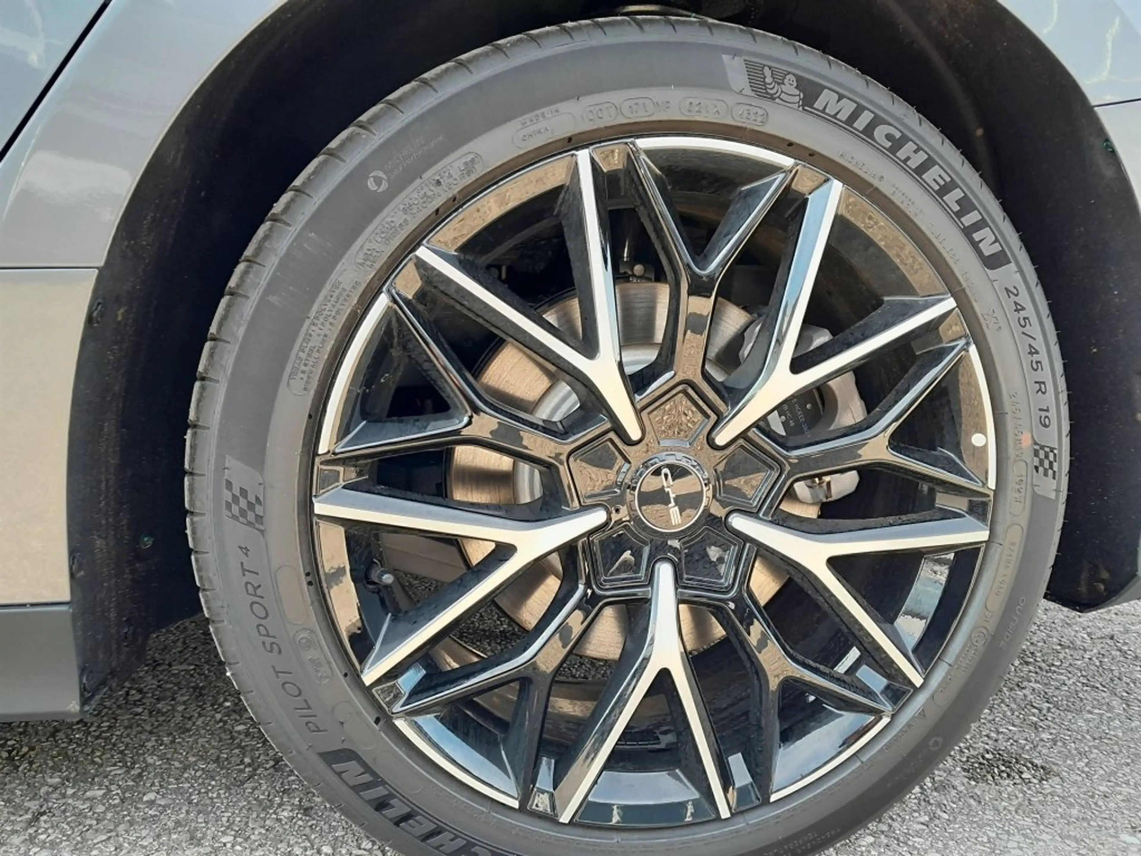 BYD Han Executive 4WD — photo 9