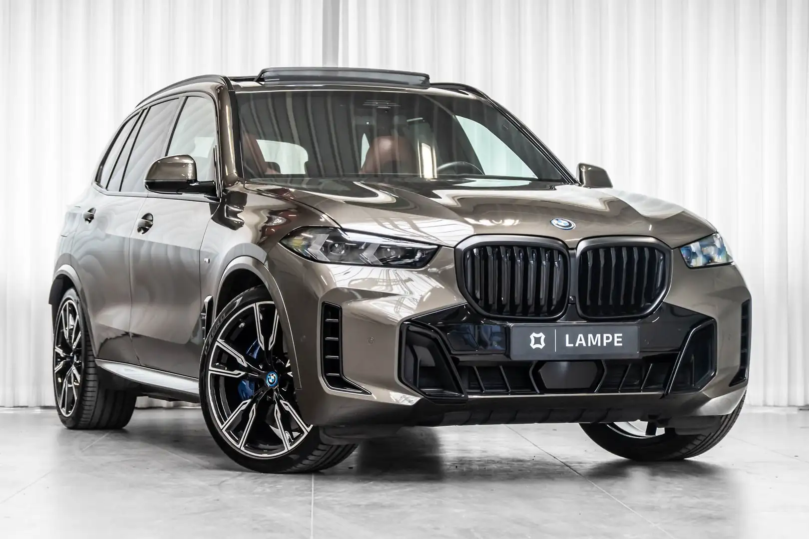 BMW X5 xDrive50e Hybrid M Sport Pro Trekh Pano Head-Up Groen - 1