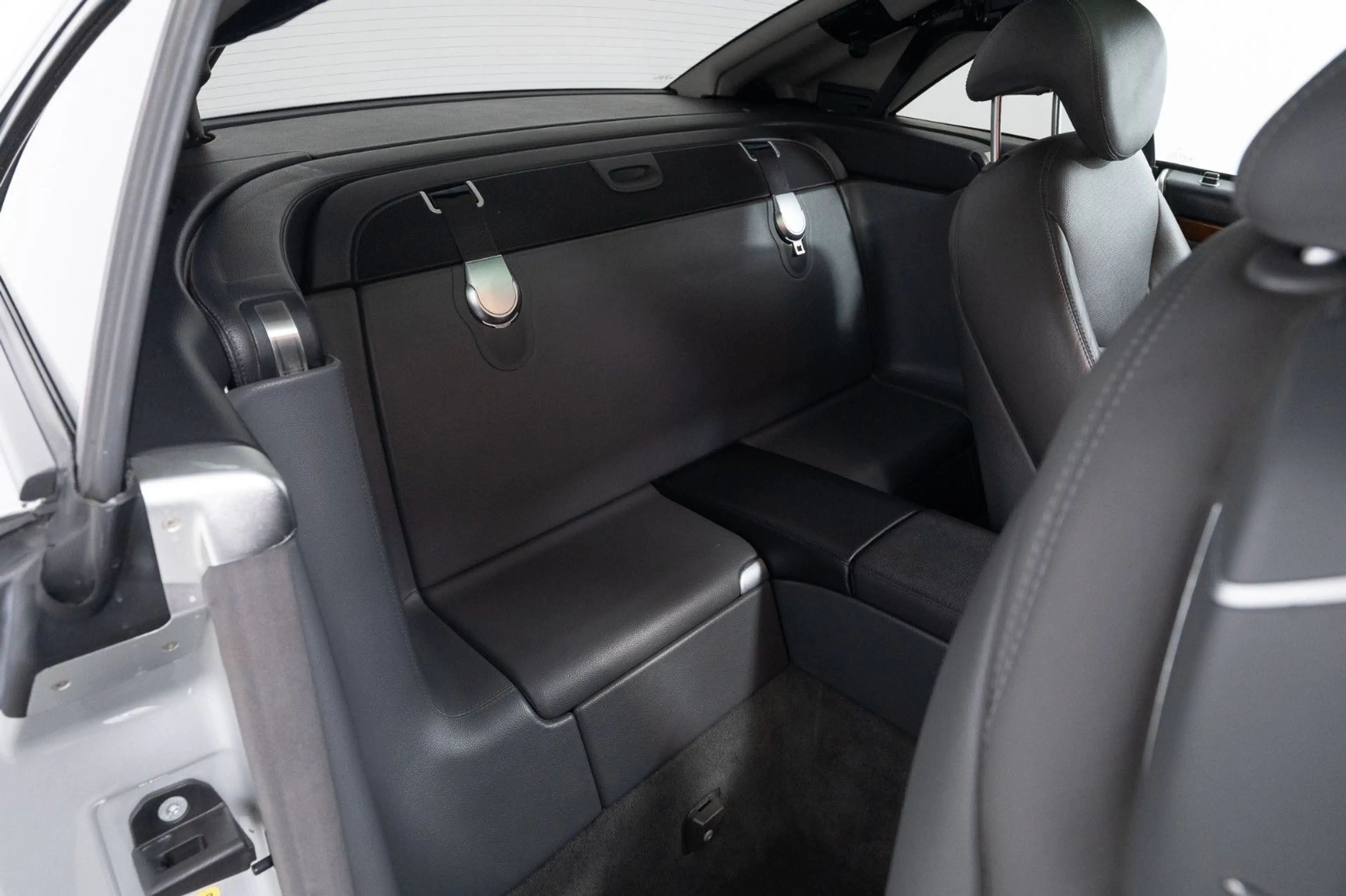 Mercedes-Benz SL 500 — photo 12