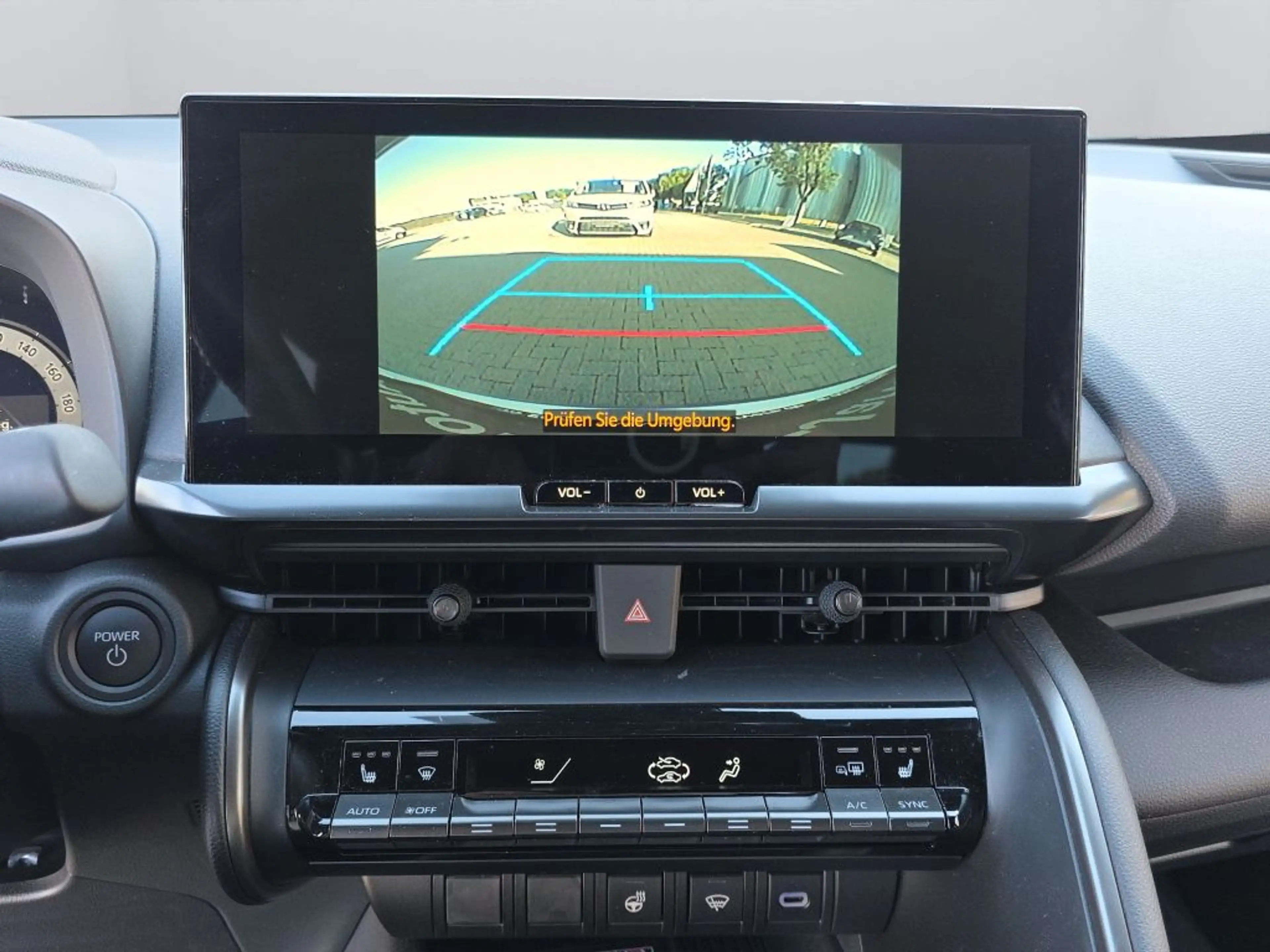 Toyota C-HR 1.8 Hybrid Teamplayer — photo 17