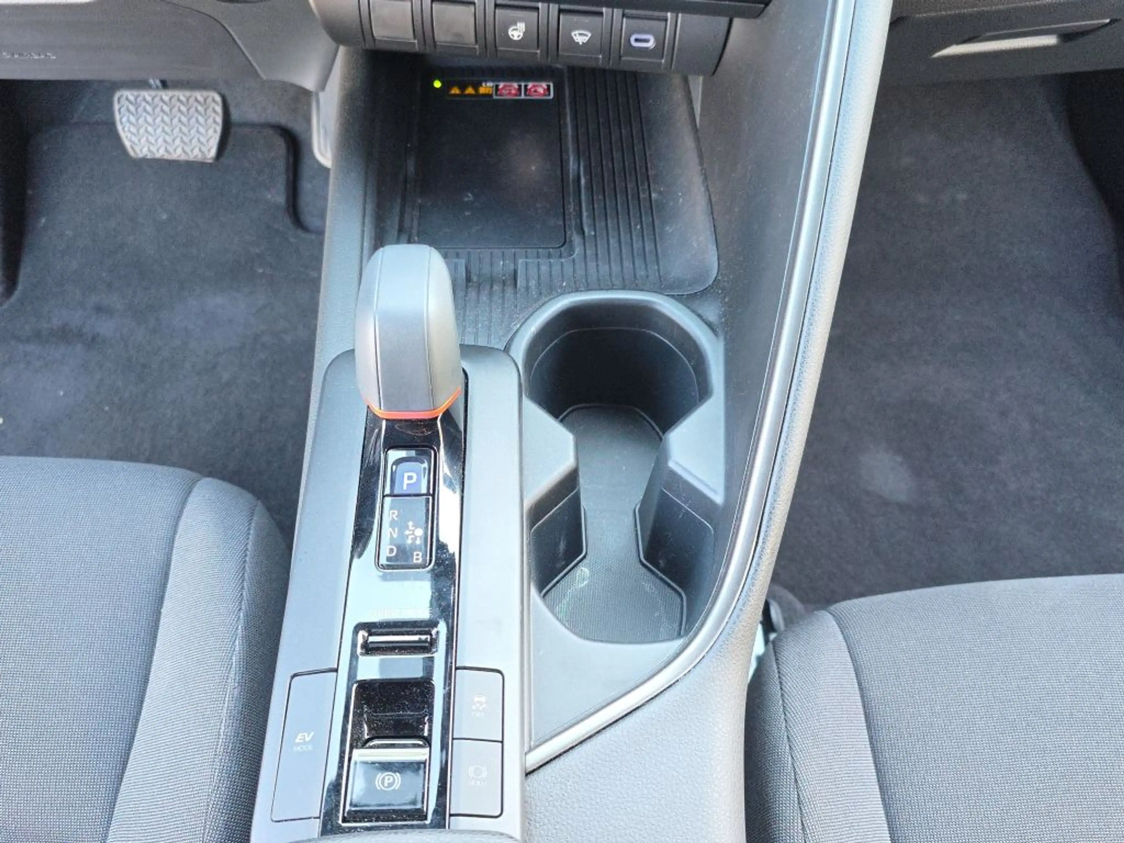 Toyota C-HR 1.8 Hybrid Teamplayer — photo 18