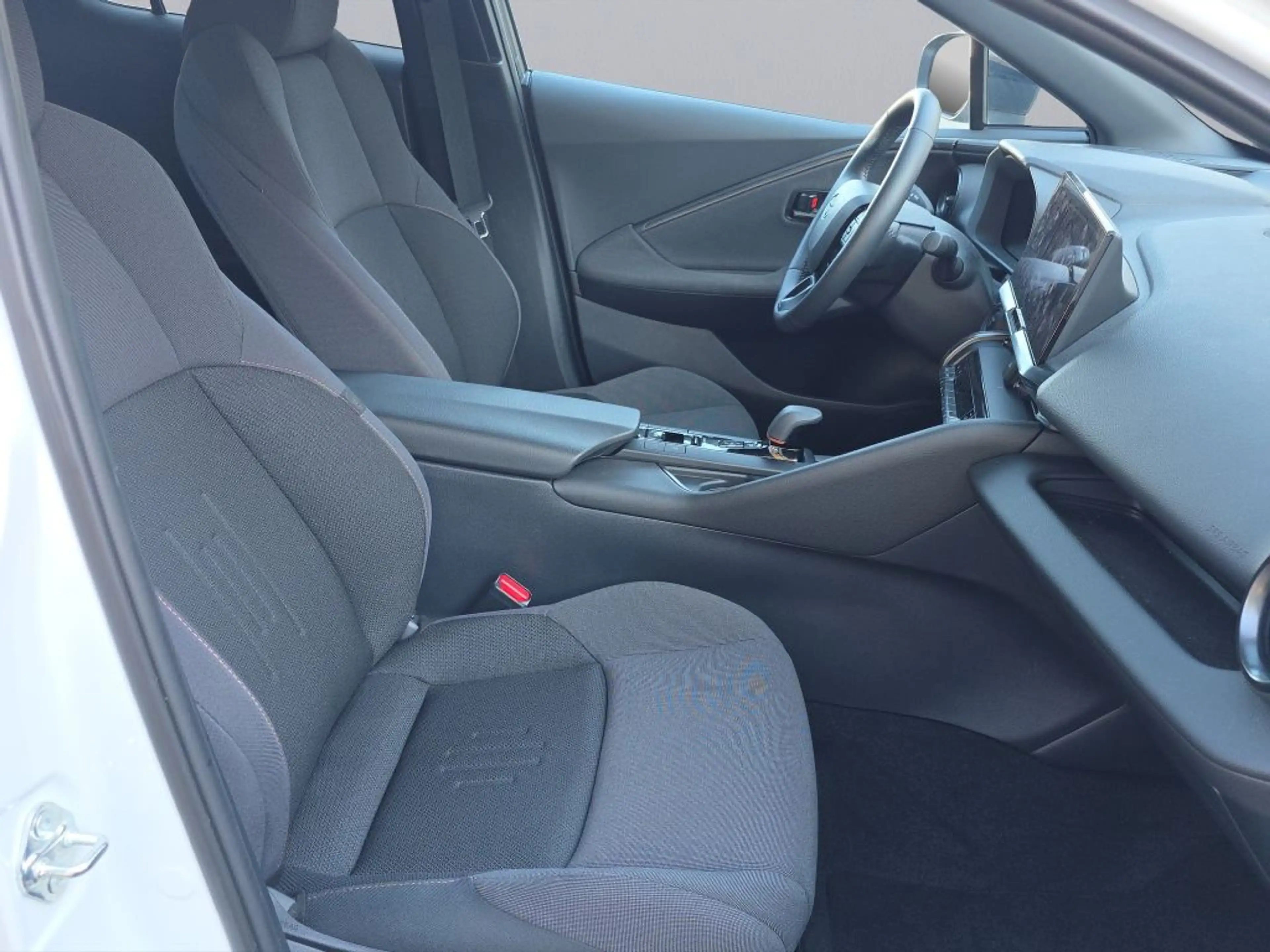 Toyota C-HR 1.8 Hybrid Teamplayer — photo 12
