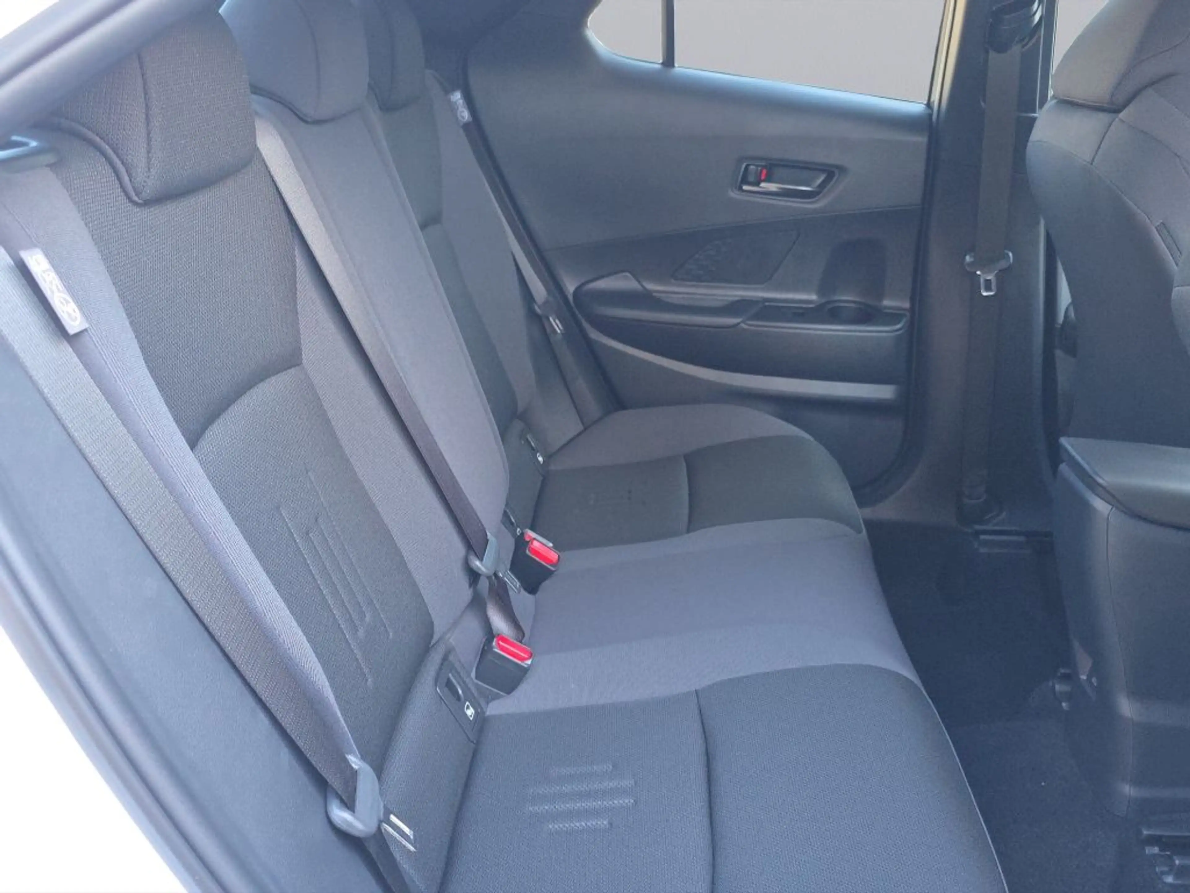 Toyota C-HR 1.8 Hybrid Teamplayer — photo 20