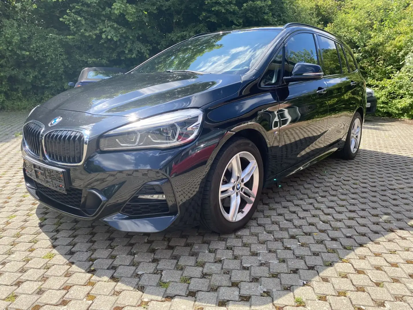 BMW 218 i Gran Tourer Navi Driv.Assistt Panoramadach Schwarz - 1