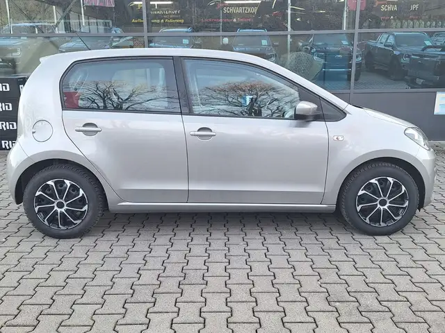 Volkswagen up! high up! 75PS Navi Sitzhz Temp 5Türig 1.Hand