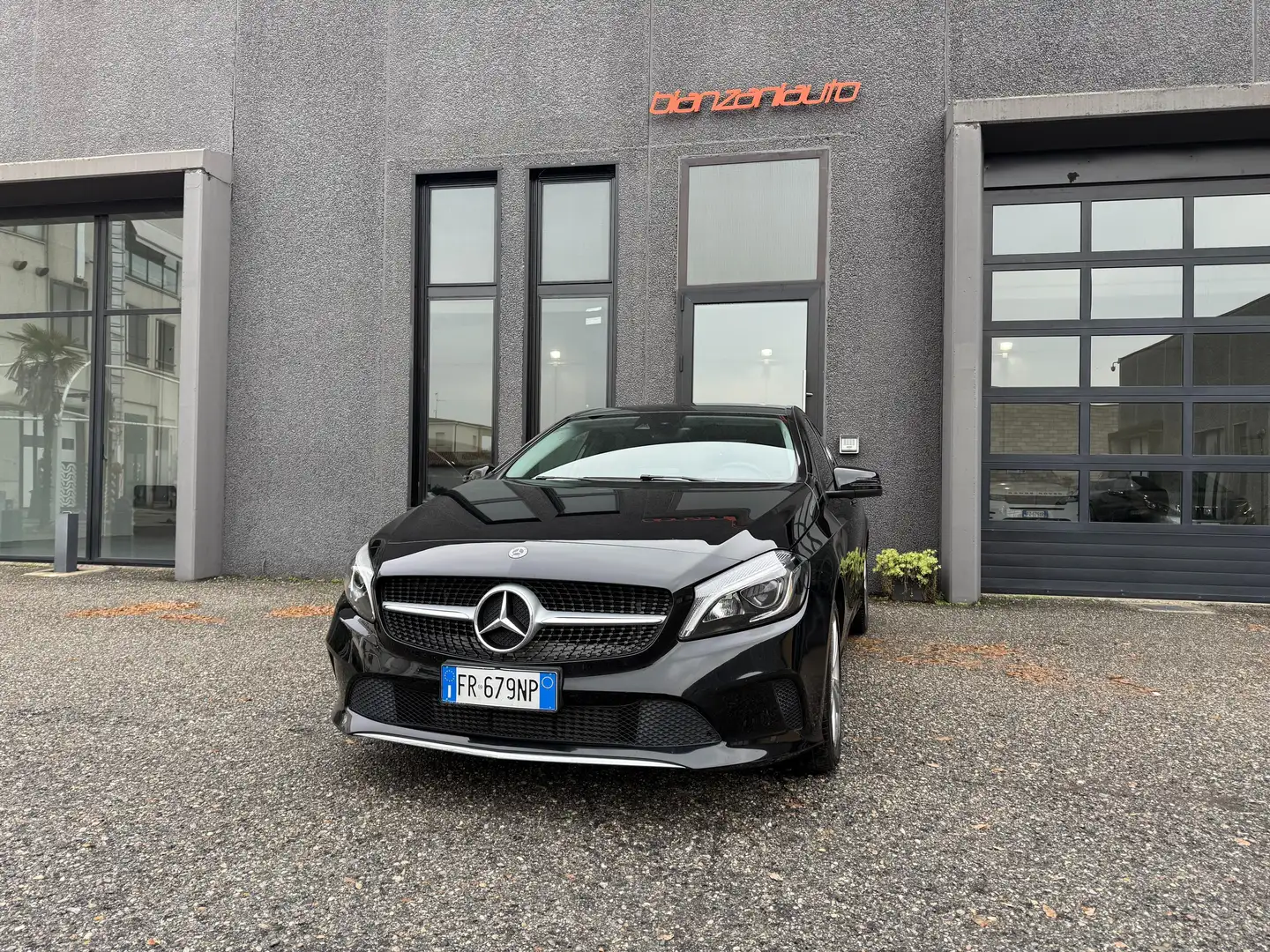 Mercedes-Benz A 180 A 180 d Premium Next auto Nero - 1
