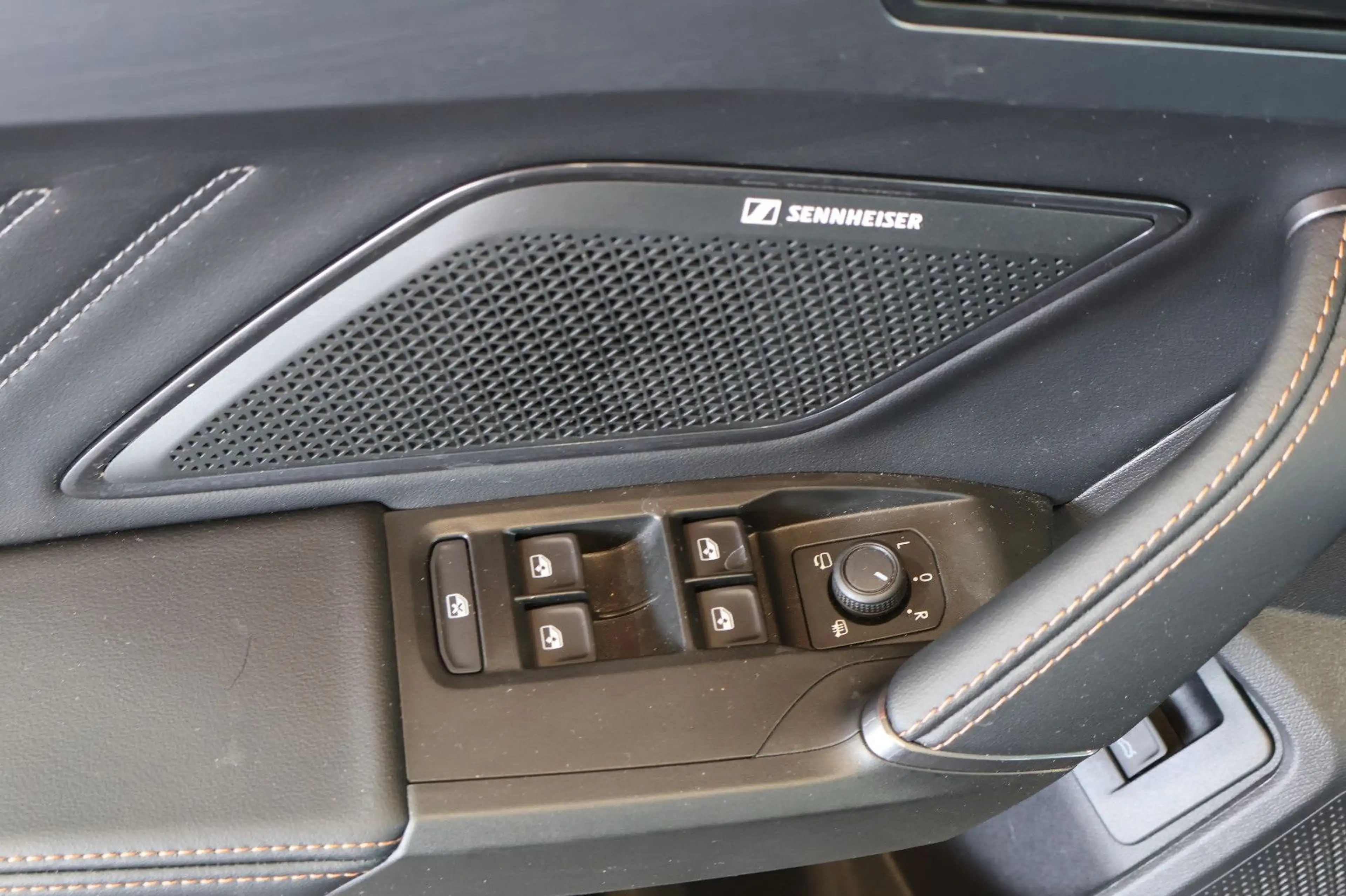 CUPRA Formentor 1.5 eTSI SENNHEISER+ACC+360°+KEY+18" — photo 10