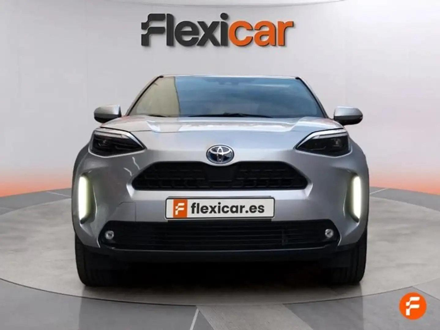 Toyota Yaris Cross 120H Active Tech Gris - 2