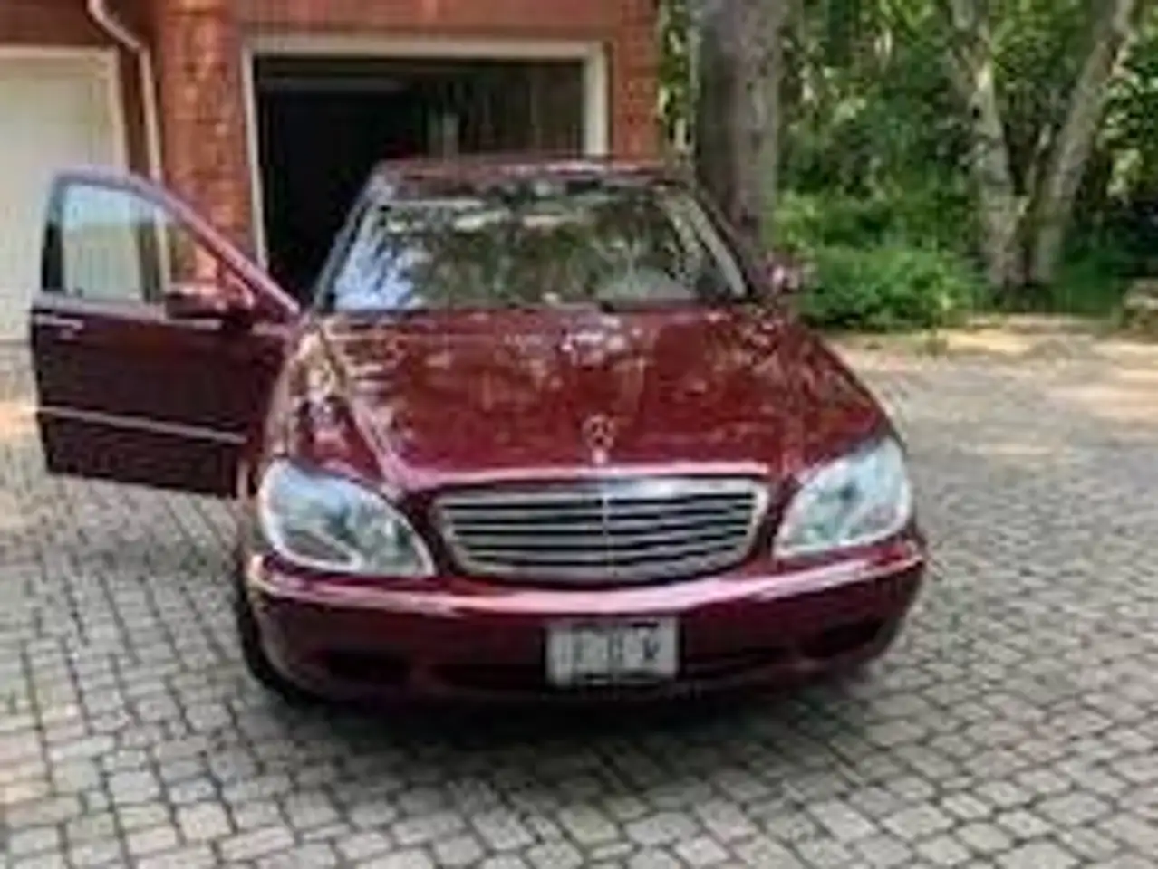Mercedes-Benz S-Class снимка Mercedes-Benz S-Class
