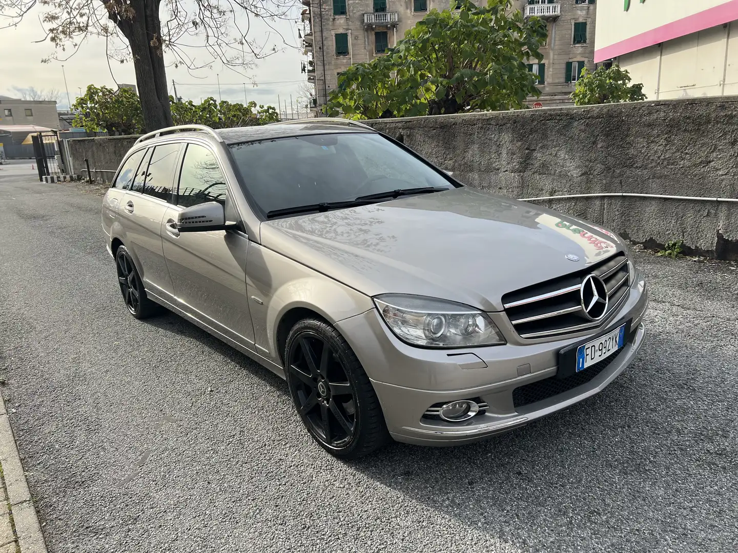 Mercedes-Benz C 220 Estate 220CDI Avantgarde - 2