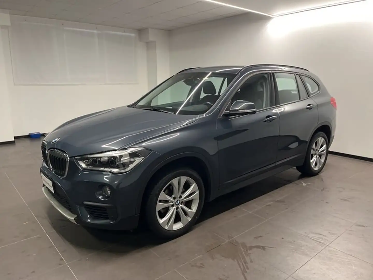 BMW X1 SDRIVE18D ADVANTAGE - 1