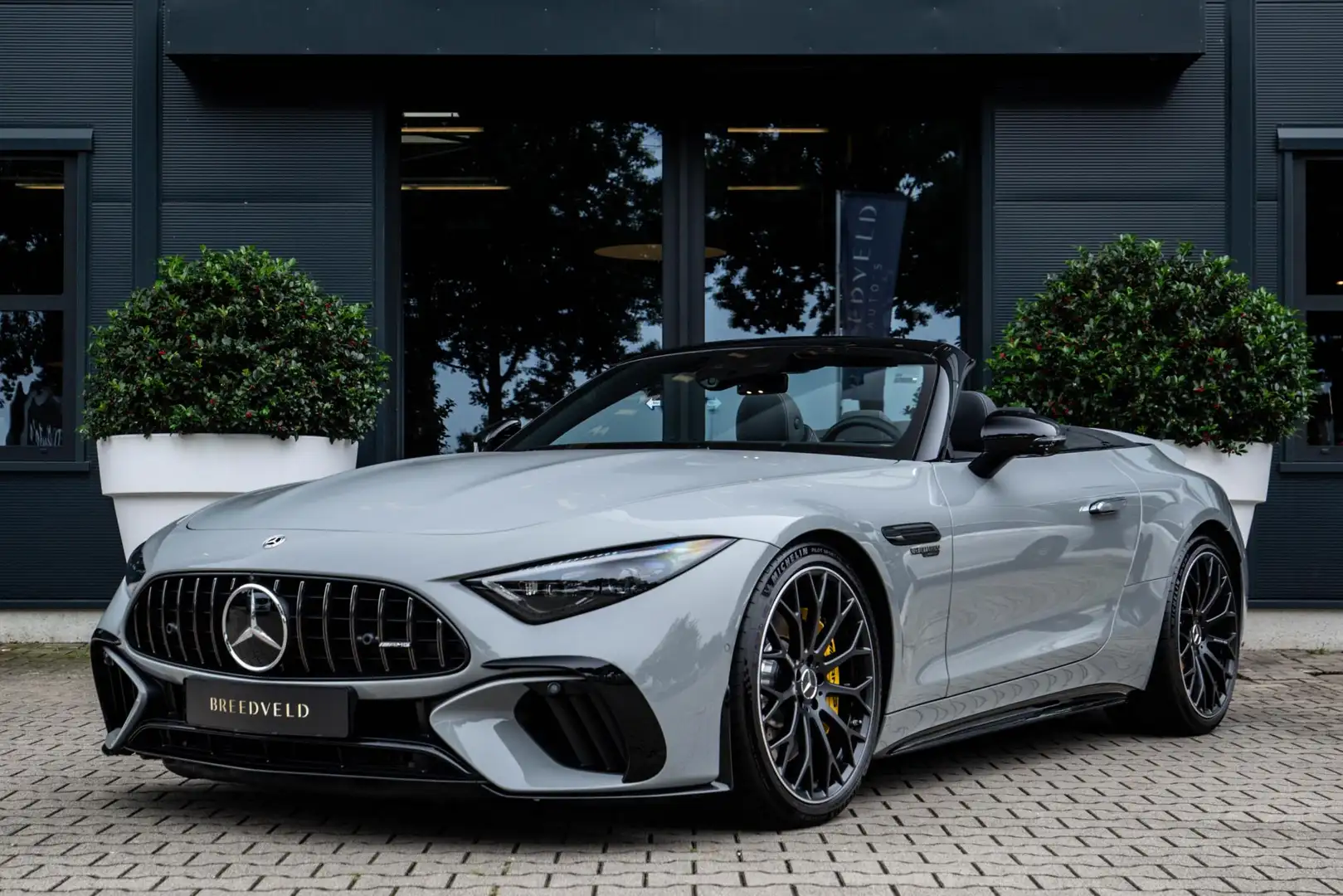 Mercedes-Benz SL 63 AMG Roadster 585pk 4Matic, Carbon, Alpingrau Šedá - 2