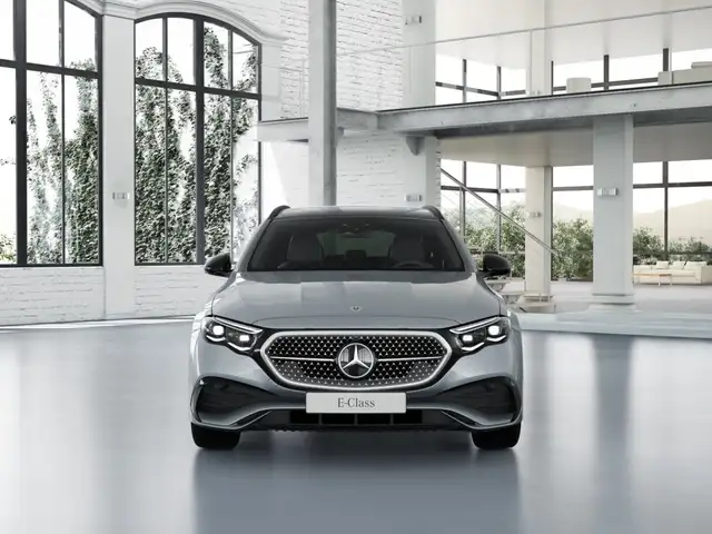 Mercedes-Benz E 300 de 4MATIC T-Modell mit EQ Hybrid Technologie Öster Ansicht 6