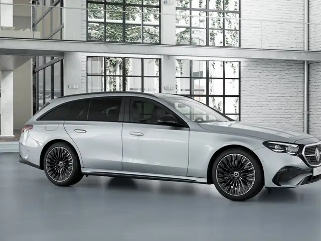 Mercedes-Benz E 300 de 4MATIC T-Modell mit EQ Hybrid Technologie Öster Ansicht 9