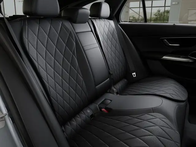 Mercedes-Benz E 300 de 4MATIC T-Modell mit EQ Hybrid Technologie Öster Ansicht 25