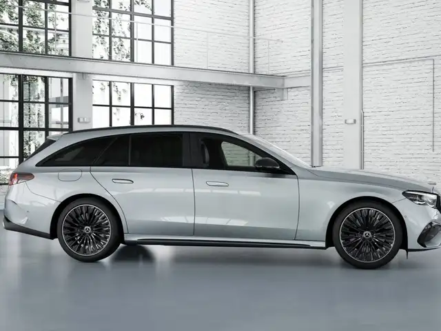 Mercedes-Benz E 300 de 4MATIC T-Modell mit EQ Hybrid Technologie Öster Ansicht 10