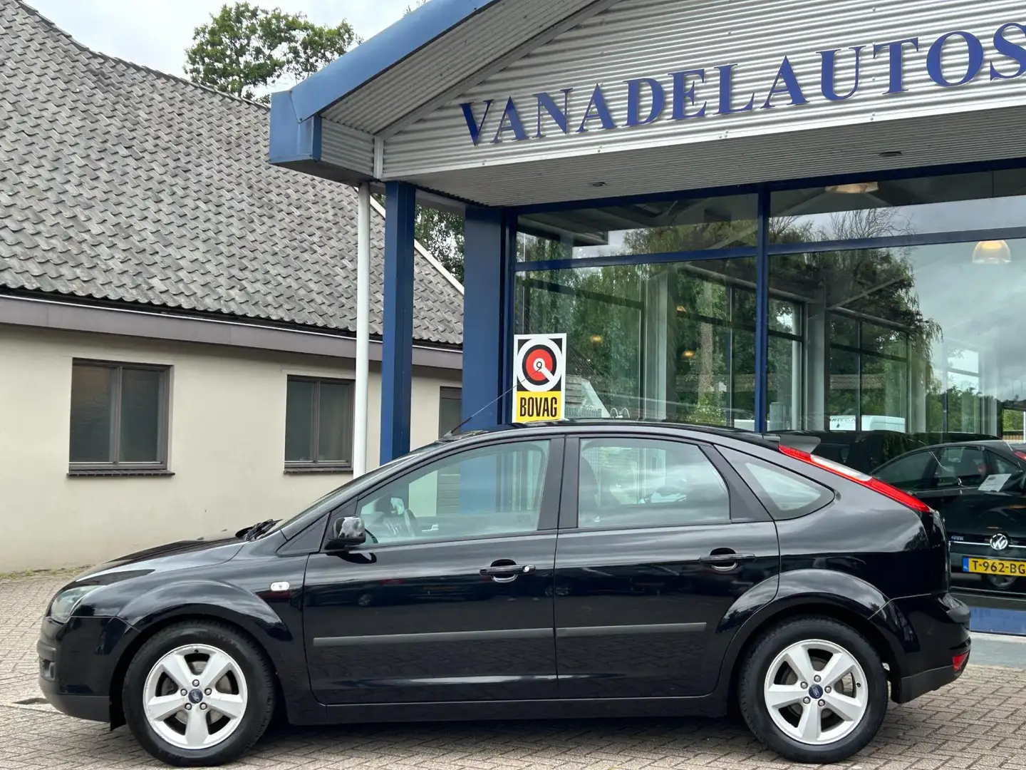 Ford Focus 1.6-16V First Edition 5Drs Airco Cruise Trekhaak N Noir - 2