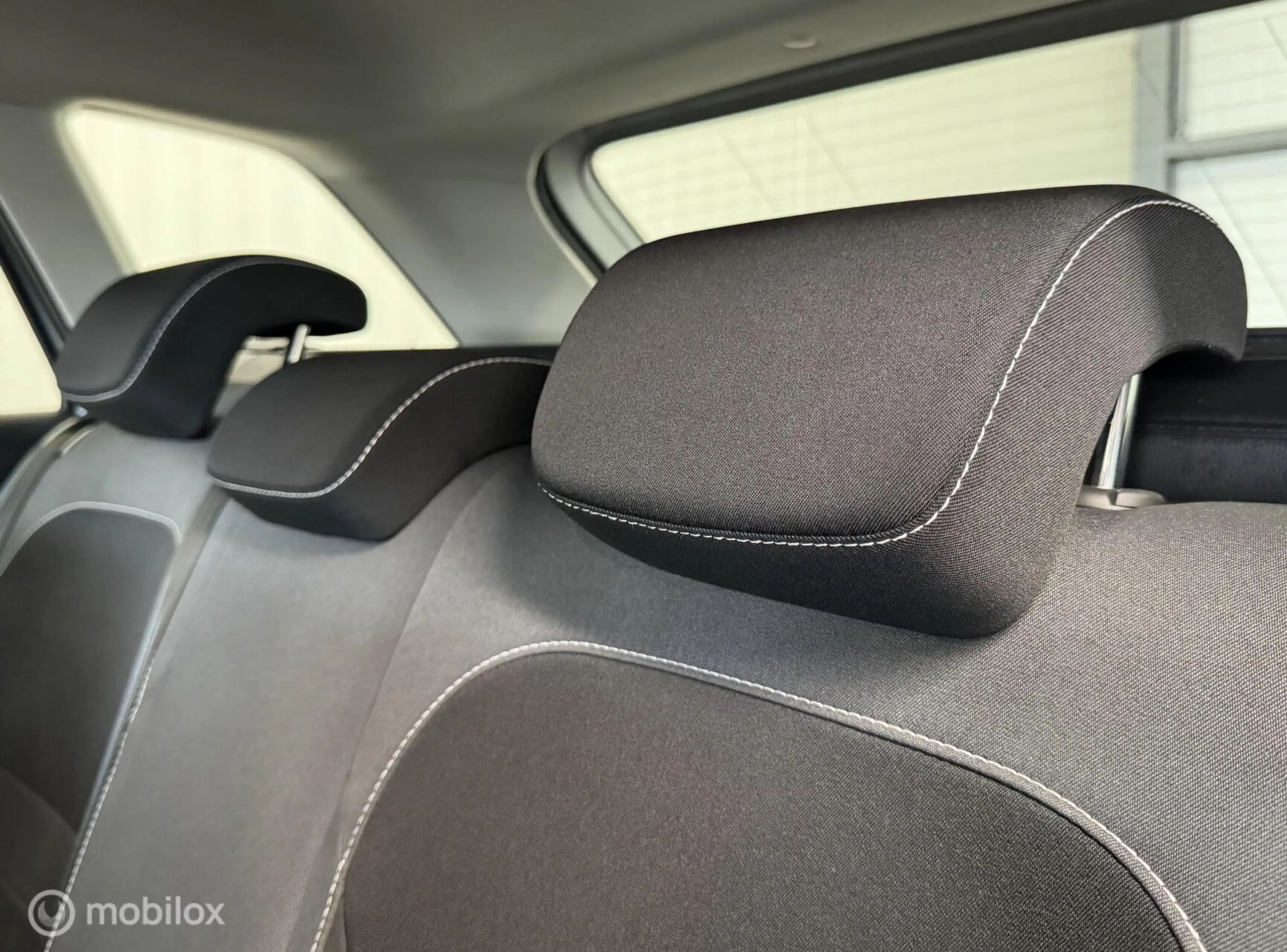 Skoda Fabia Combi 1.0 TSI Ambition [ Carplay parkpilot cruise — photo 11