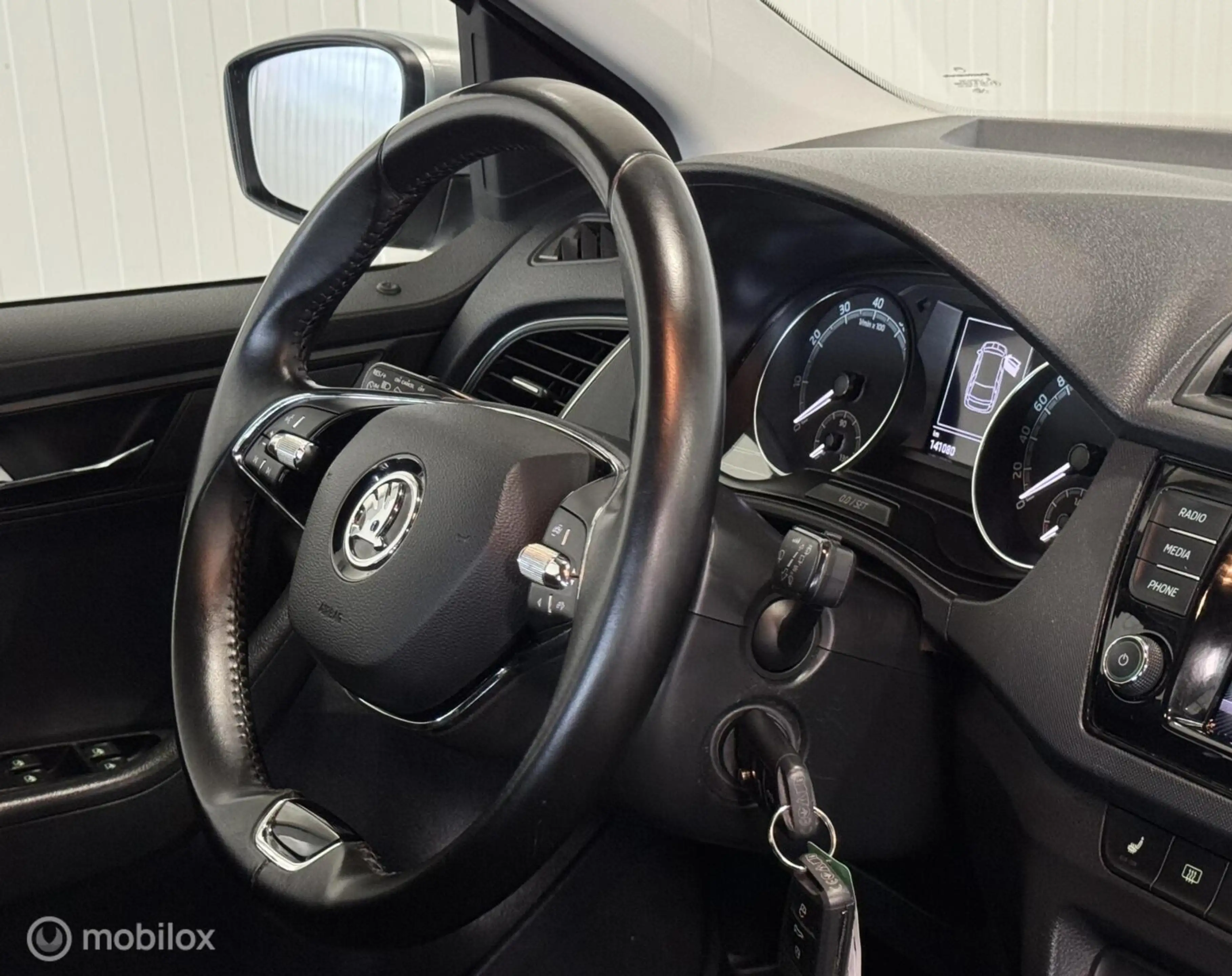 Skoda Fabia Combi 1.0 TSI Ambition [ Carplay parkpilot cruise — photo 25