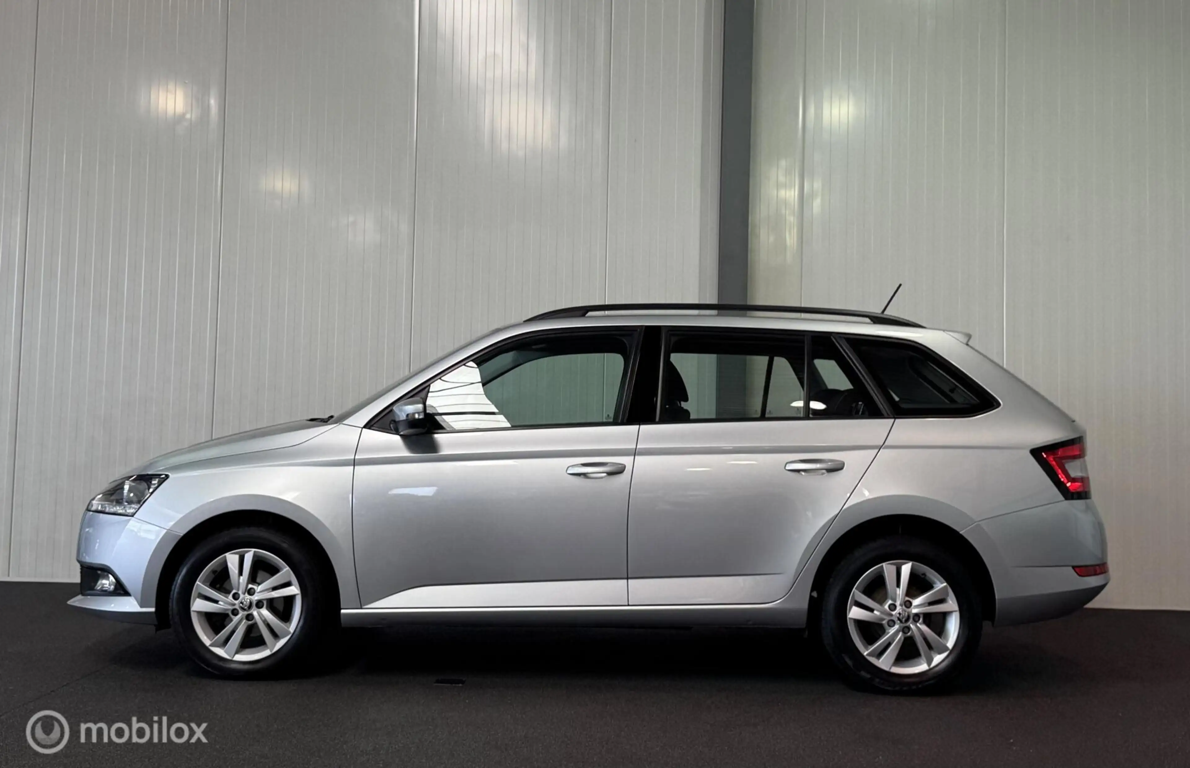 Skoda Fabia Combi 1.0 TSI Ambition [ Carplay parkpilot cruise — photo 3