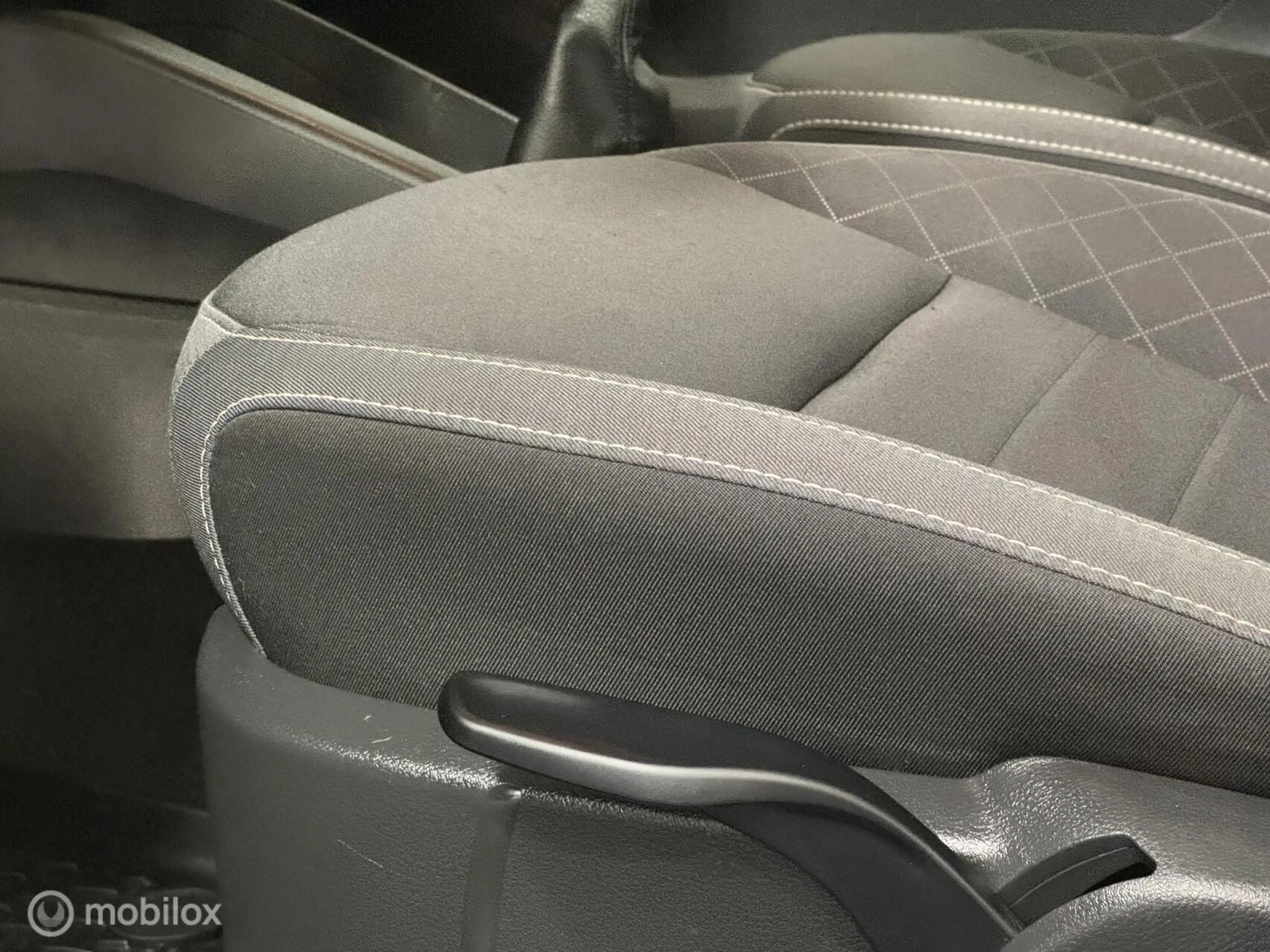 Skoda Fabia Combi 1.0 TSI Ambition [ Carplay parkpilot cruise — photo 27