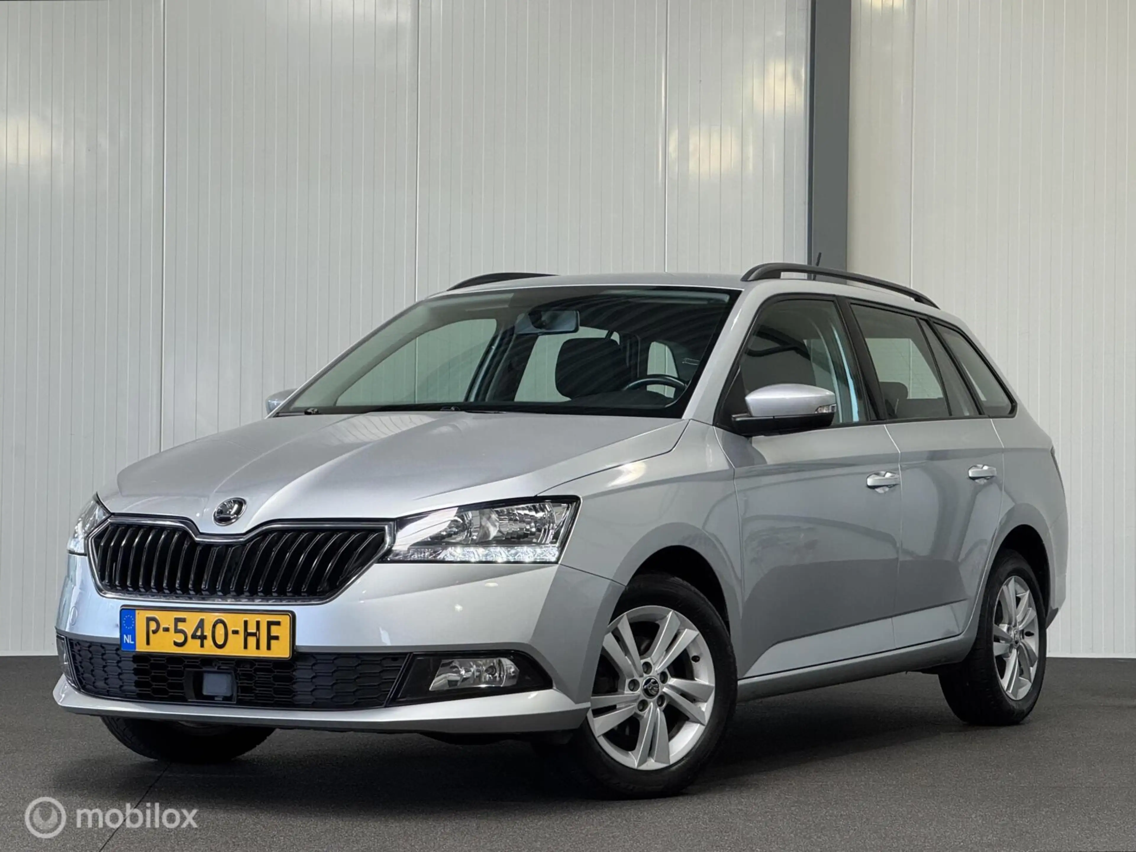Skoda Fabia Combi 1.0 TSI Ambition [ Carplay parkpilot cruise
