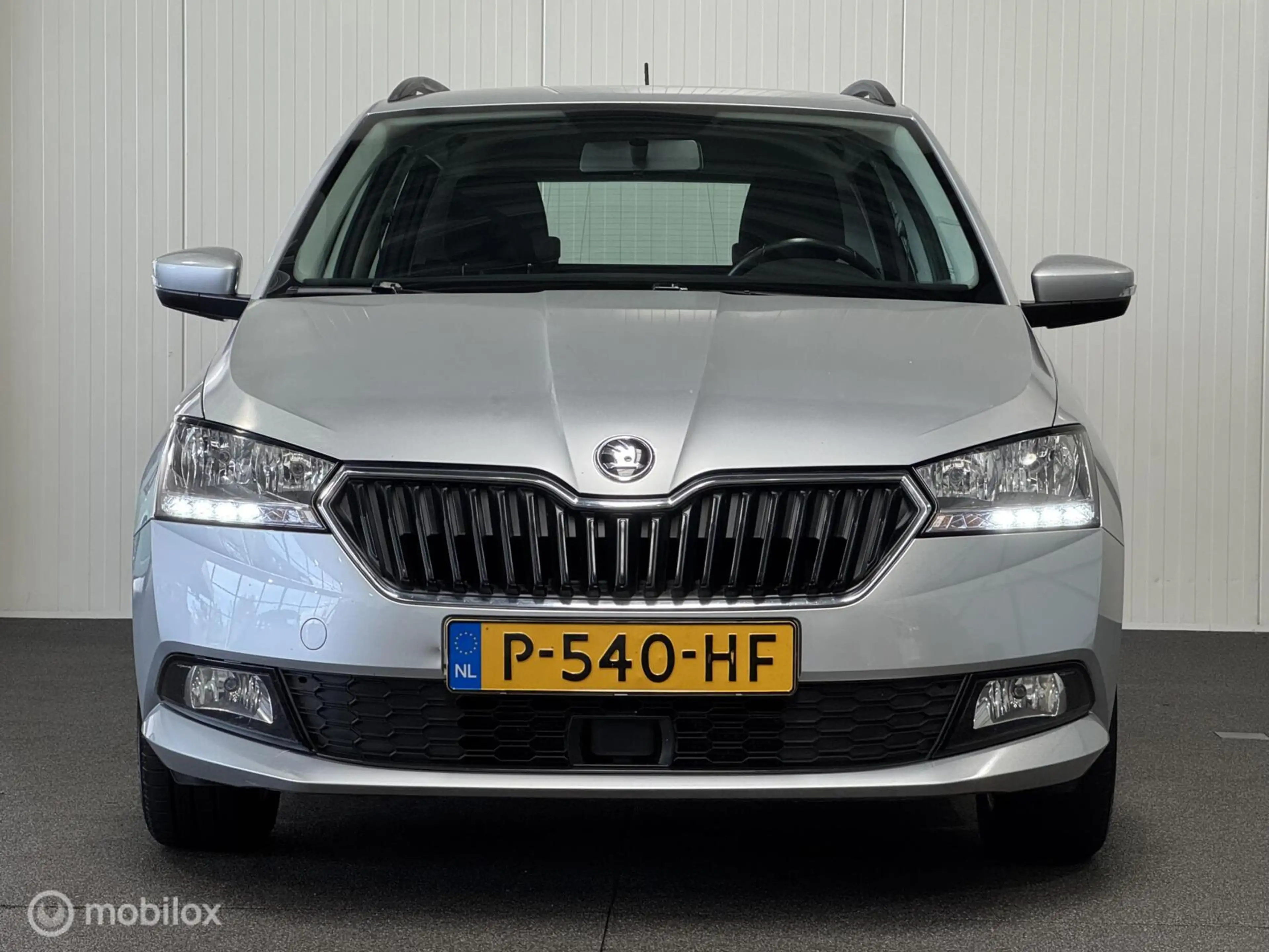 Skoda Fabia Combi 1.0 TSI Ambition [ Carplay parkpilot cruise — photo 4