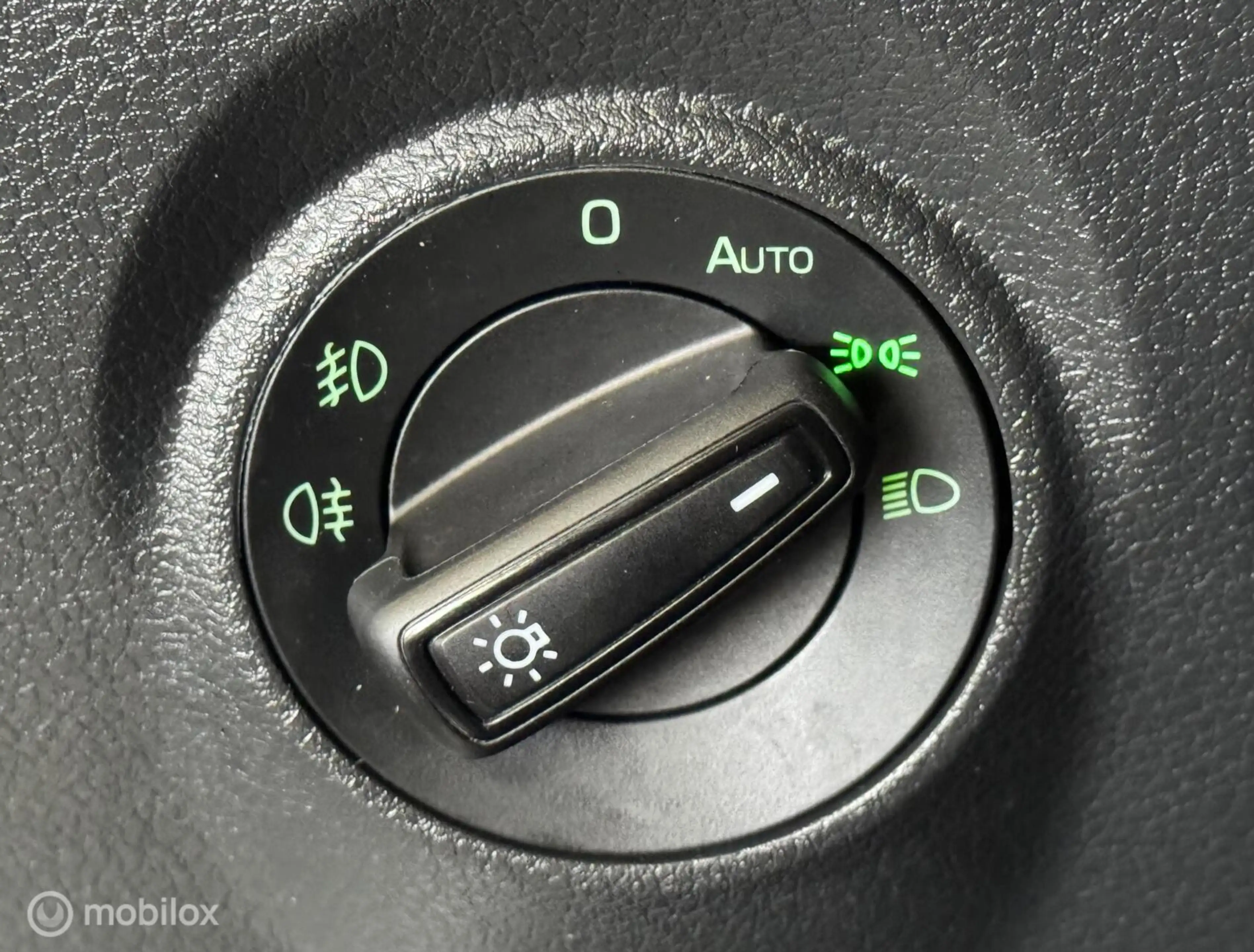 Skoda Fabia Combi 1.0 TSI Ambition [ Carplay parkpilot cruise — photo 23