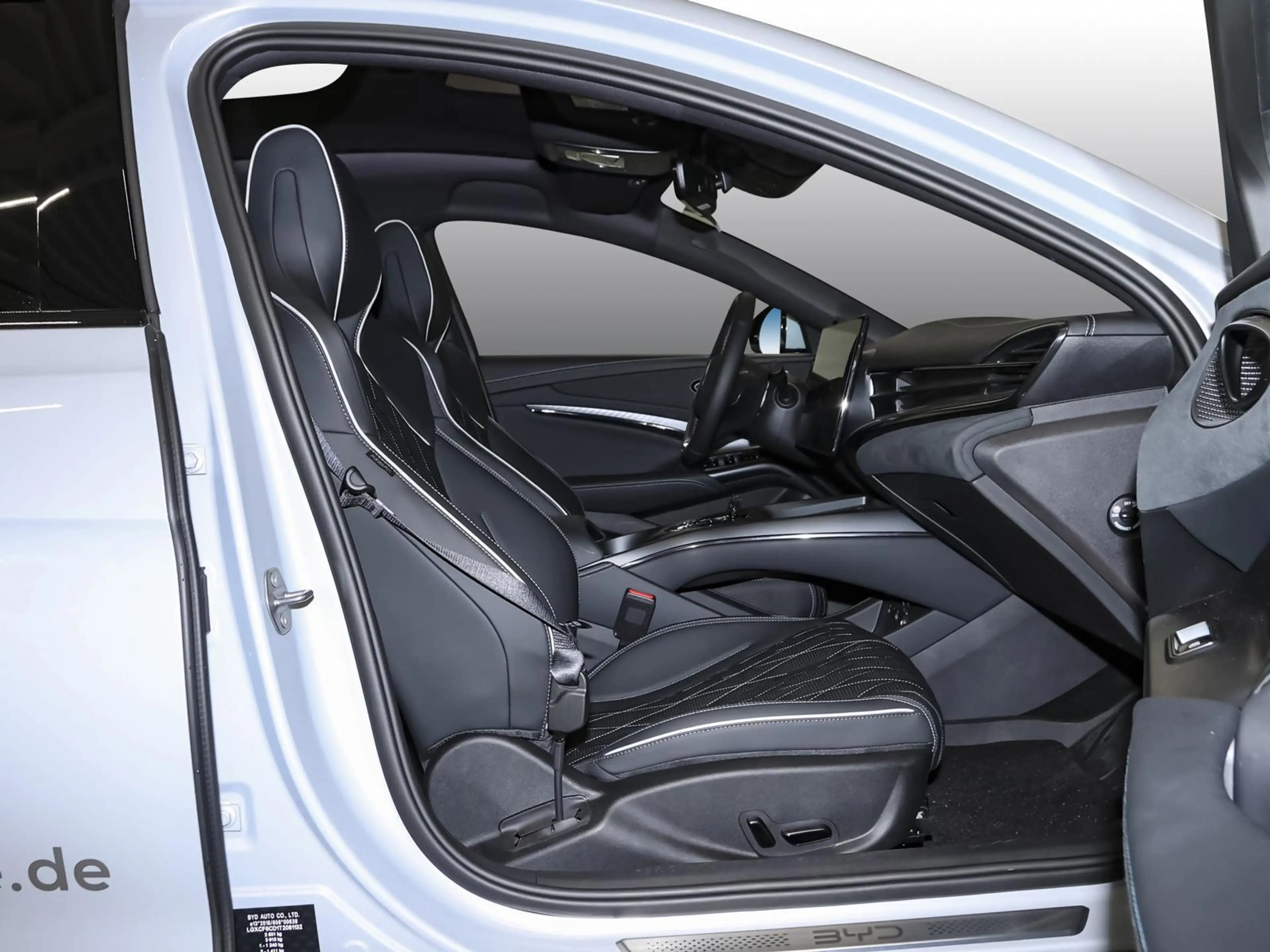 BYD Seal Excellence AWD LEDER NAVI SHZ PDC KLIMA BT — photo 3