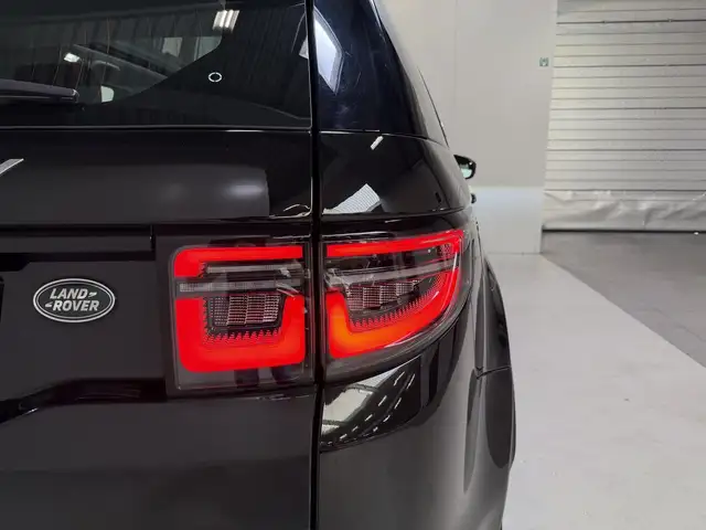 Land Rover Discovery Sport view 21