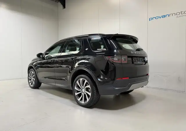 Land Rover Discovery Sport view 6