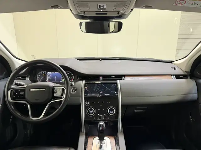 Land Rover Discovery Sport view 10