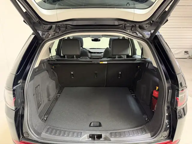 Land Rover Discovery Sport view 20