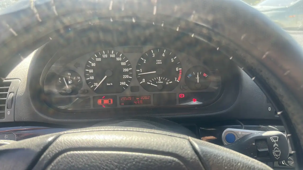 BMW 323i, foto 9