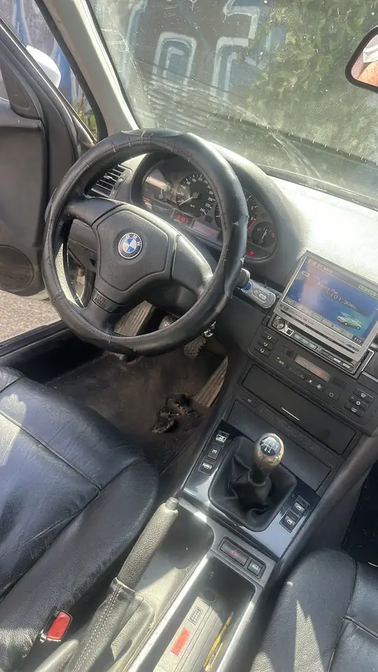 BMW 323i, foto 10