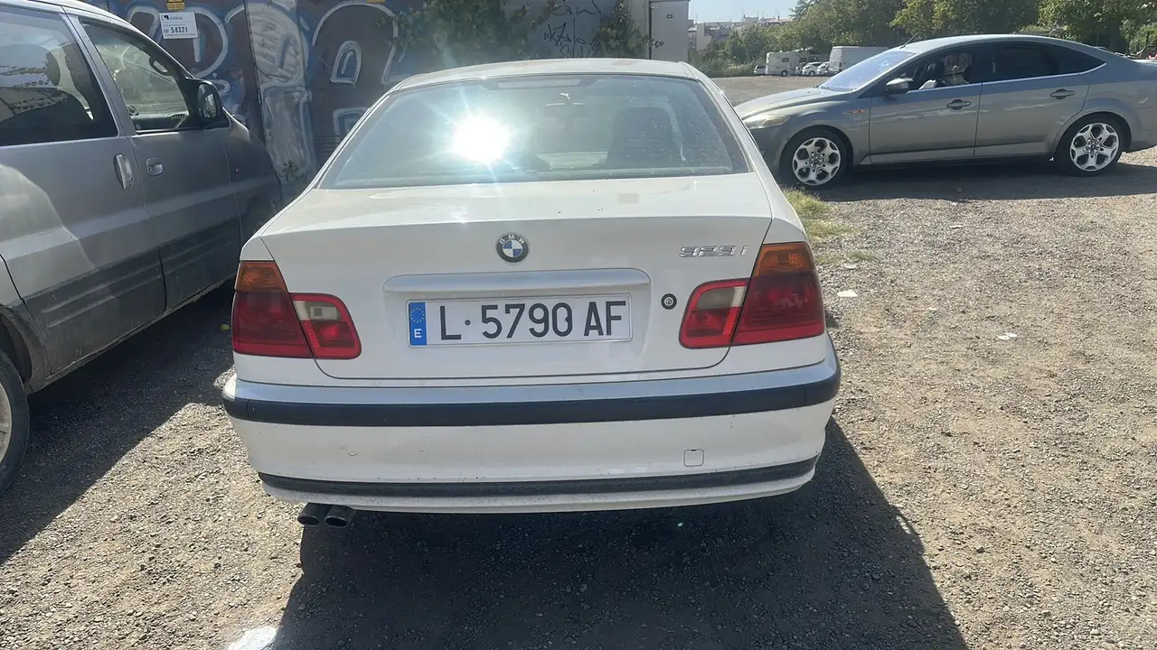 BMW 323i, foto 1