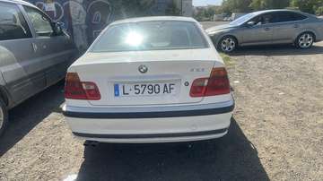 323i
