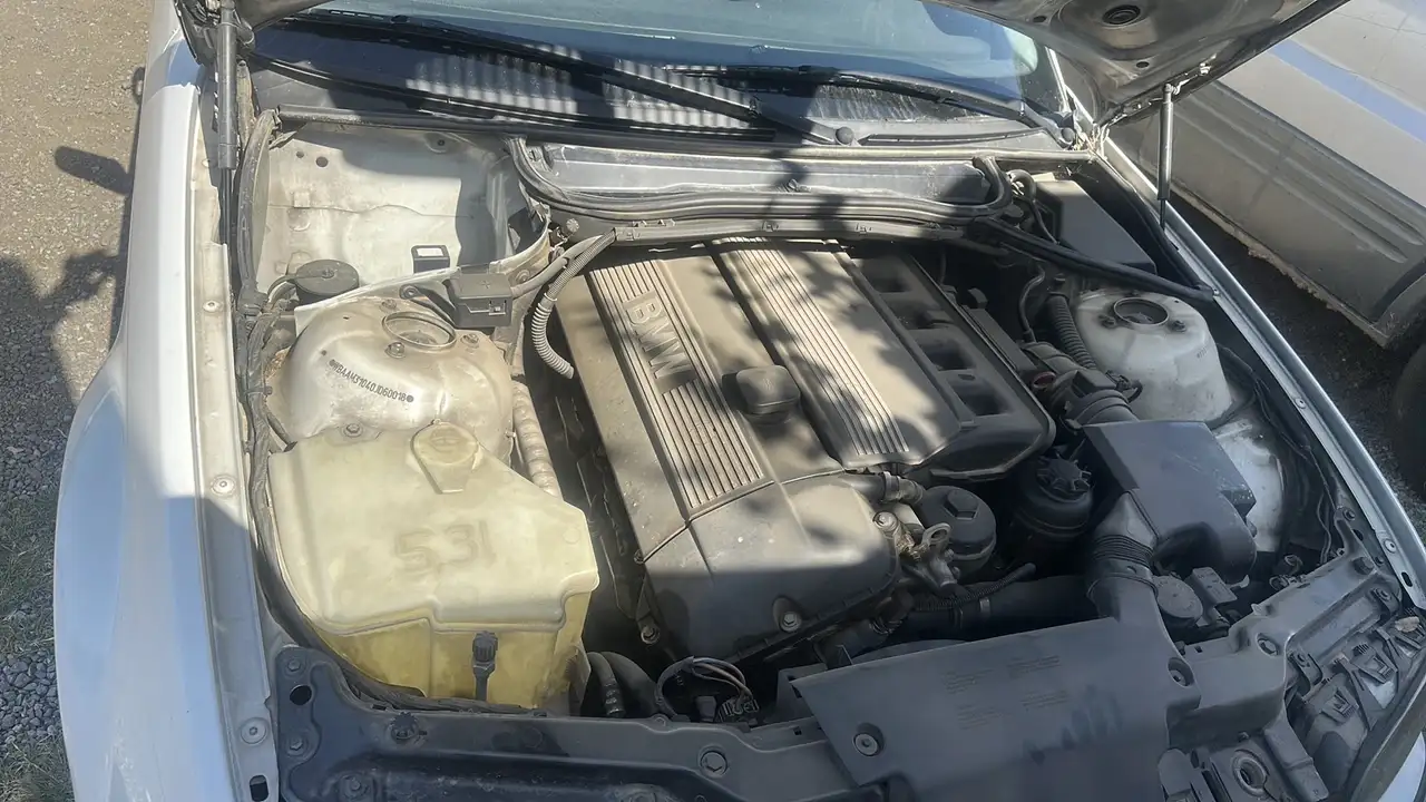 BMW 323i, foto 11