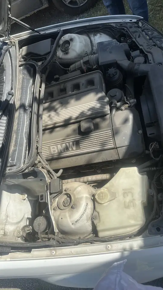 BMW 323i, foto 12