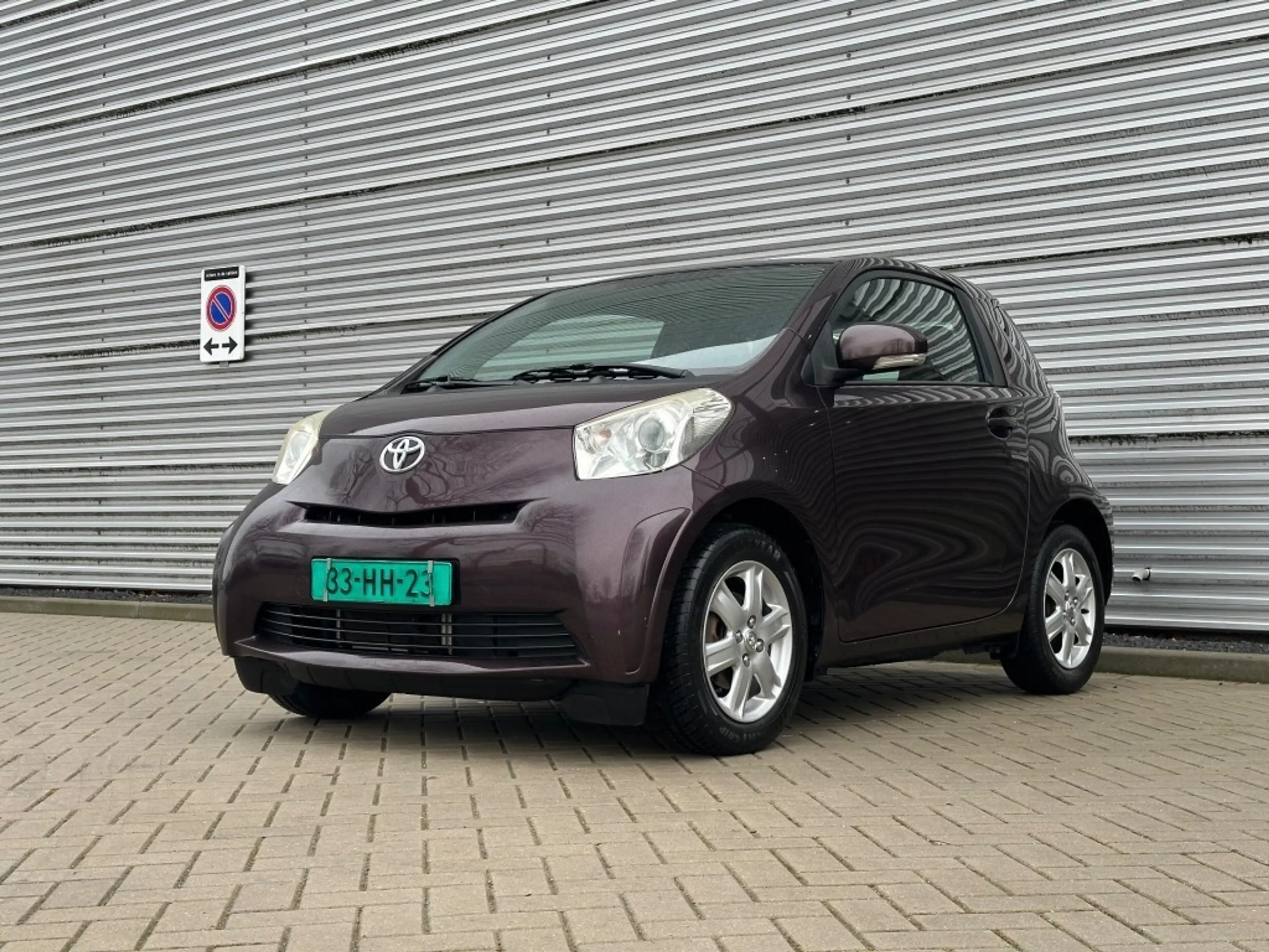 Toyota iQ 1.0 VVTI COMFORT AIRCO/LM VELGEN !! APK 28-10-2027