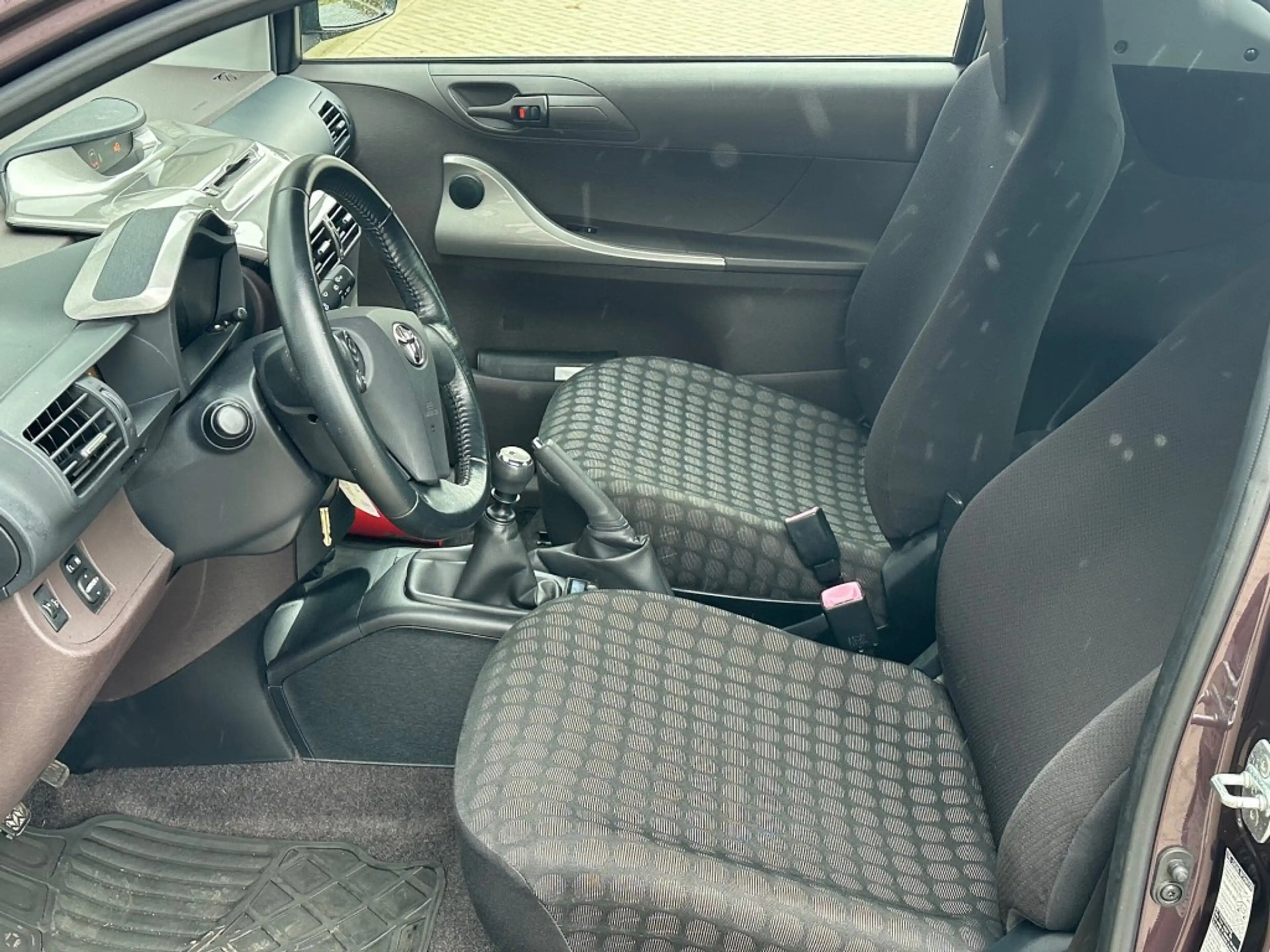 Toyota iQ 1.0 VVTI COMFORT AIRCO/LM VELGEN !! APK 28-10-2027 — photo 6