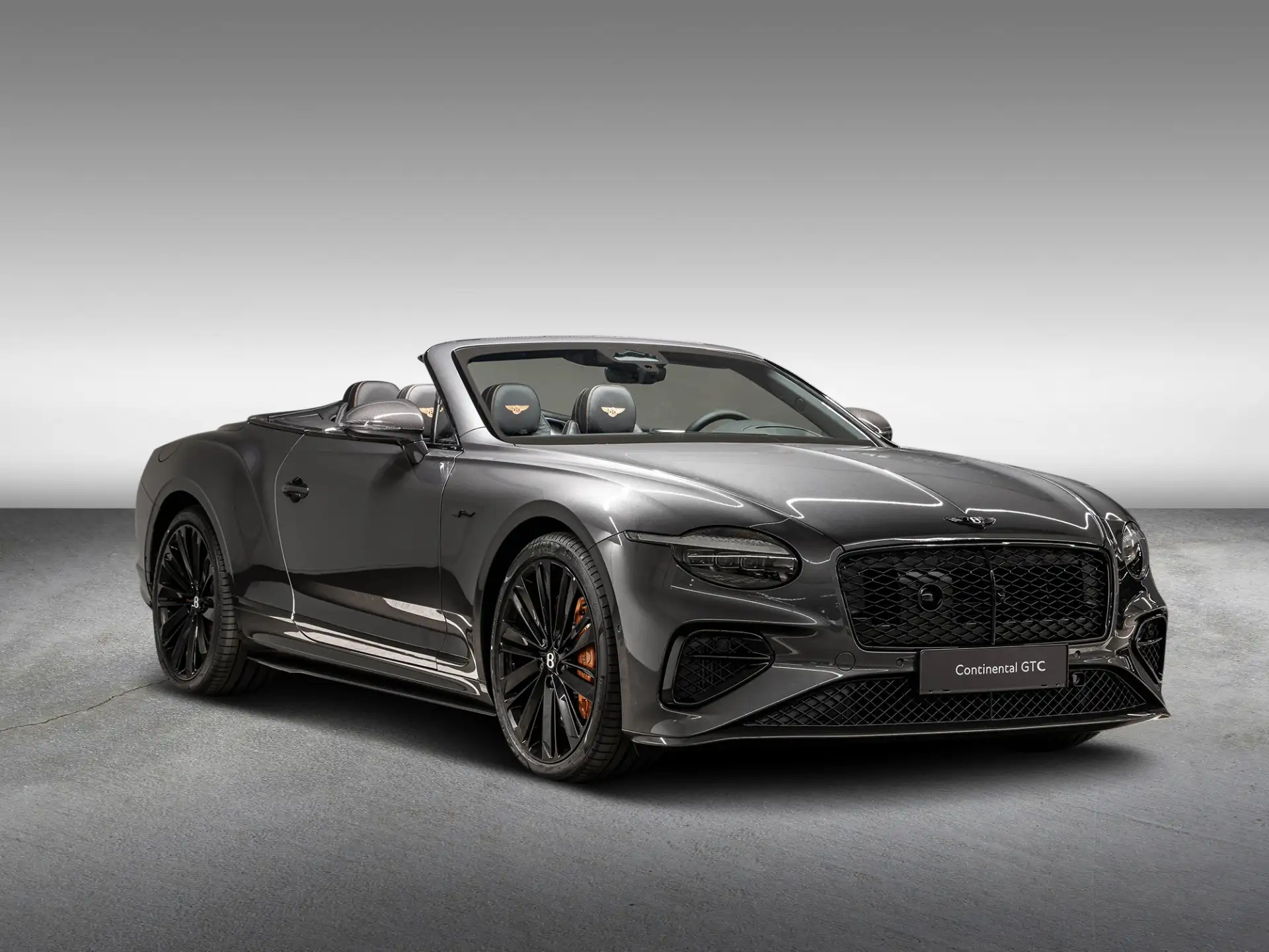 벤틀리 컨티넨탈 4.0 V8 Plug-in Hybrid 2026 건메탈 사진 3