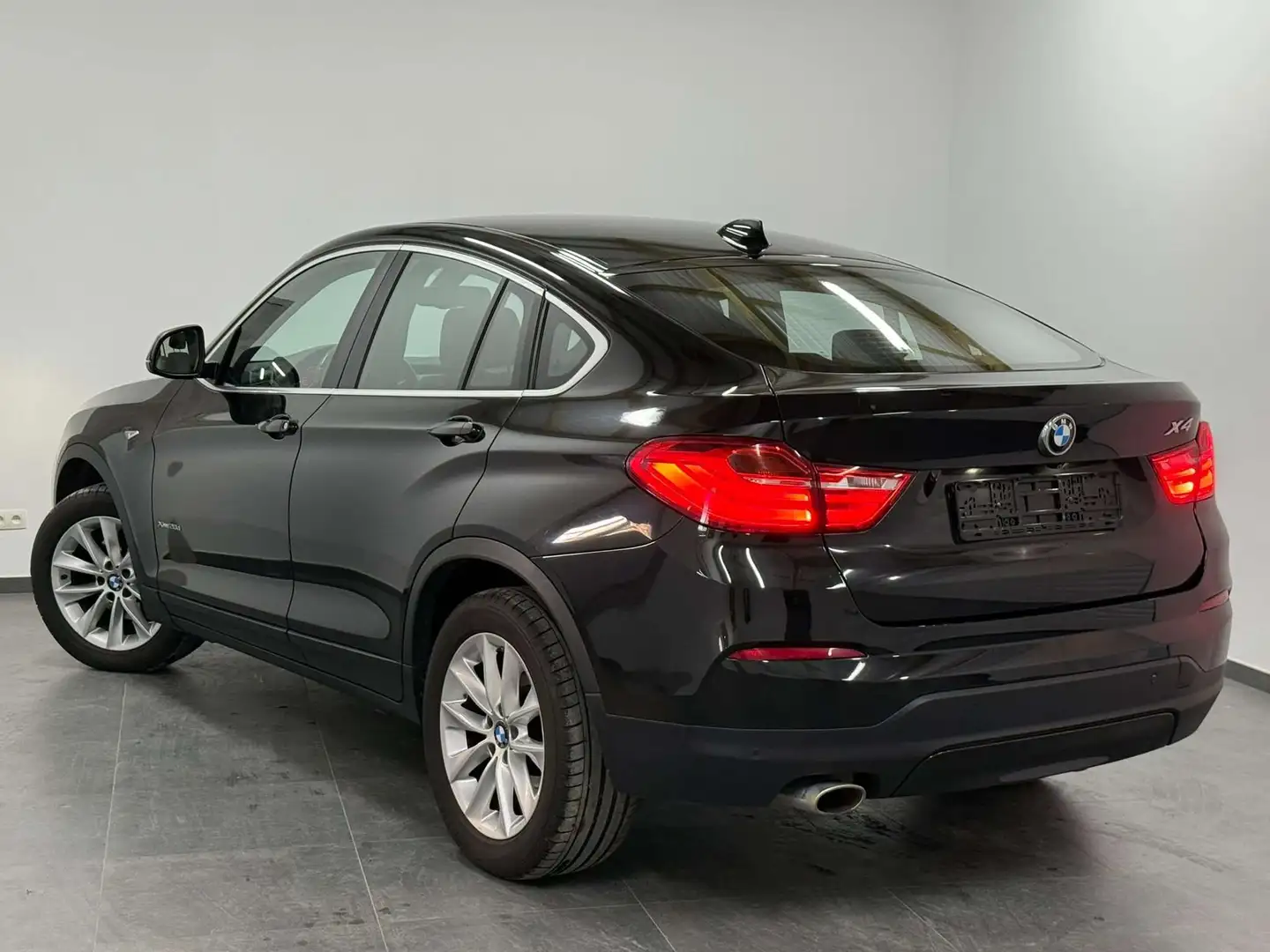 BMW X4 2.0 dA xDrive20 - Navi - Cuir - Xenon - 1erMain Noir - 2