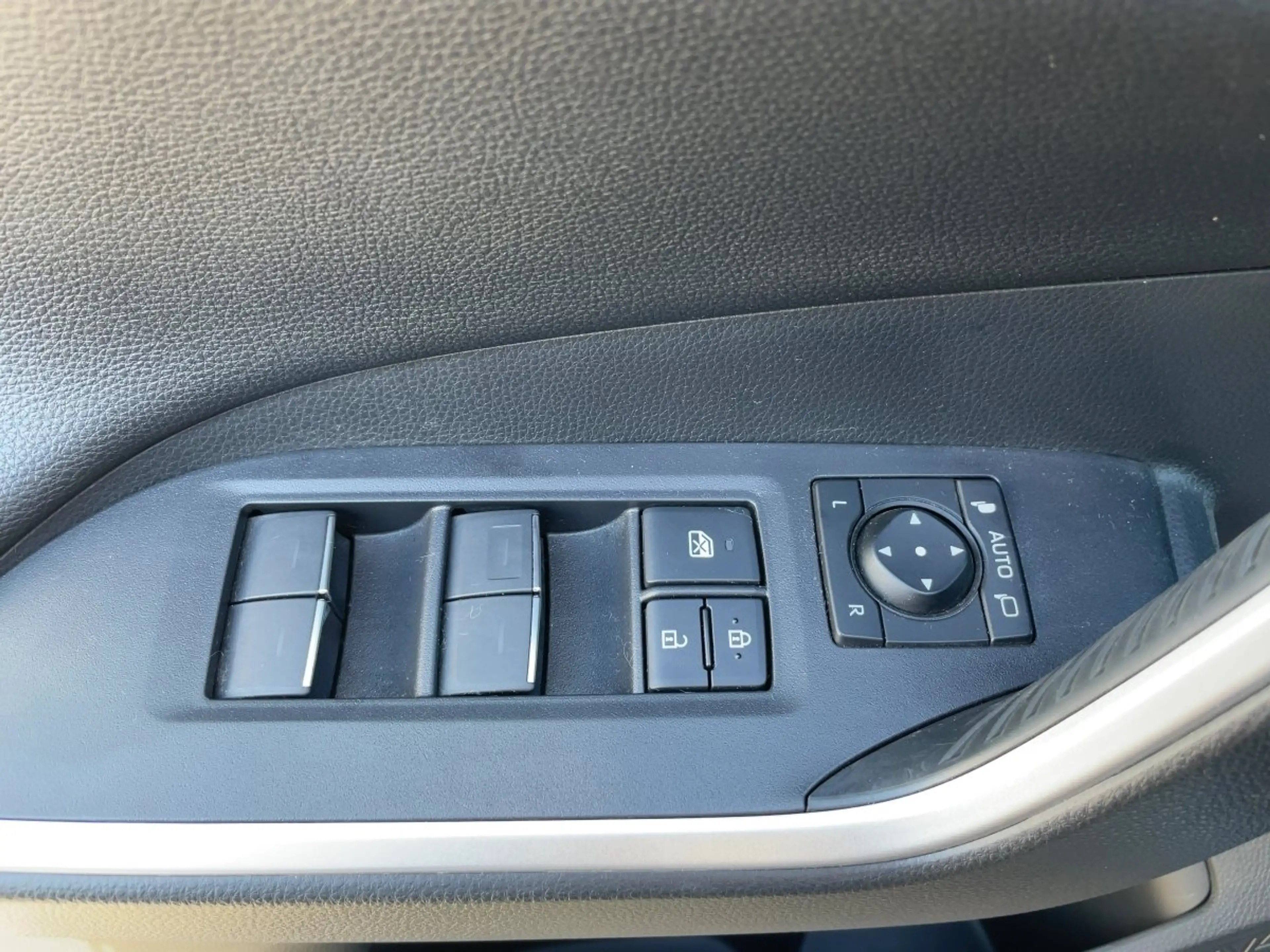 Toyota RAV 4 RAV4 2.5 D Team Deutschland ACC+LED+Navi+SHZ+LM — photo 16