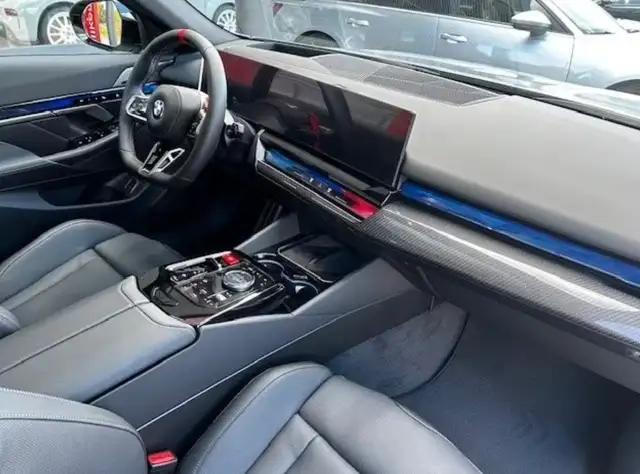 BMW M5 M5 Touring MDriverPackAHKPanB&W Ansicht 14