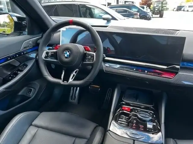 BMW M5 M5 Touring MDriverPackAHKPanB&W Ansicht 12