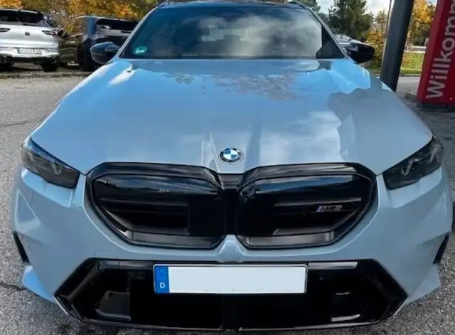 BMW M5 M5 Touring MDriverPackAHKPanB&W Ansicht 5